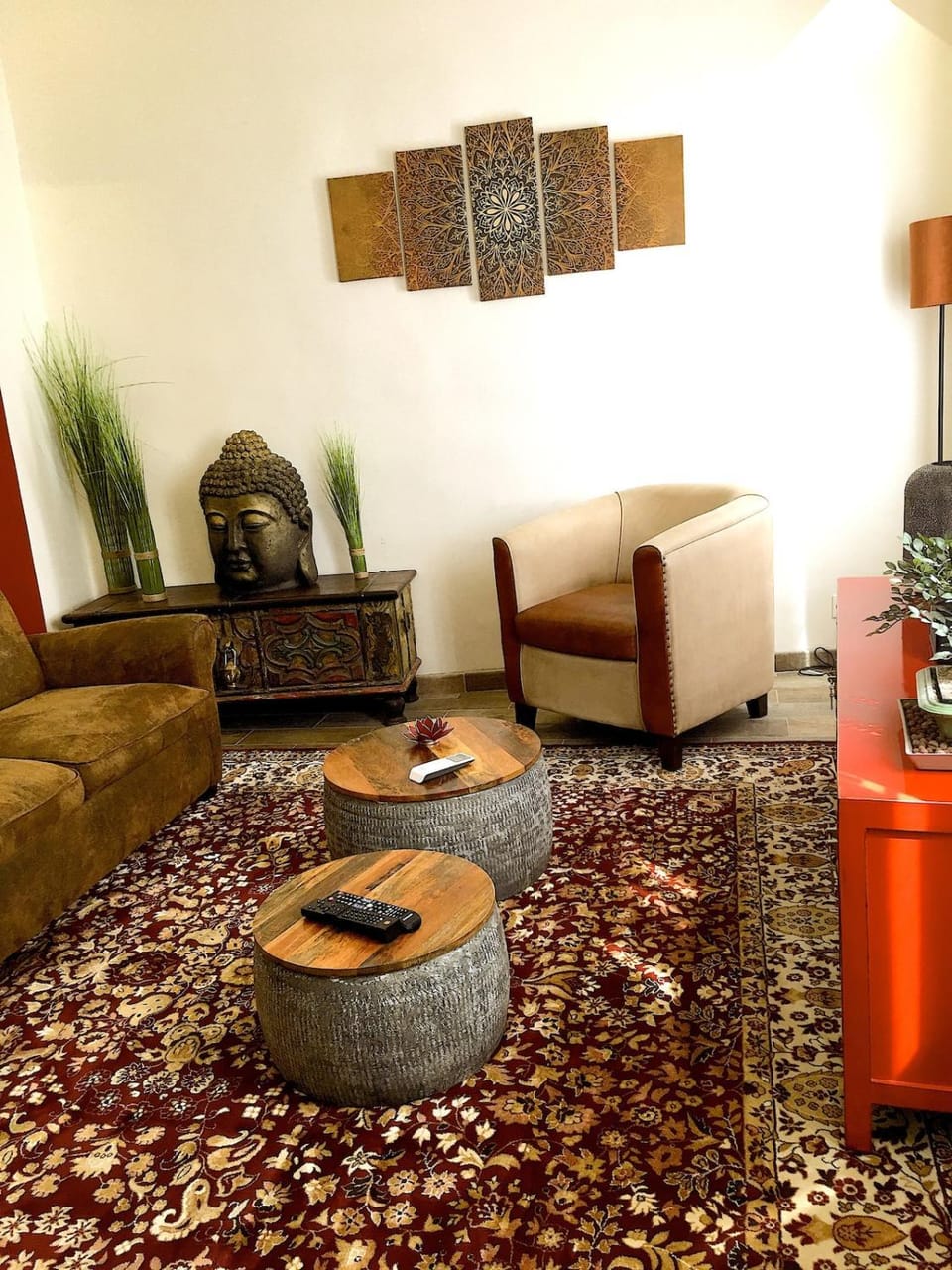 Living room, Seating area