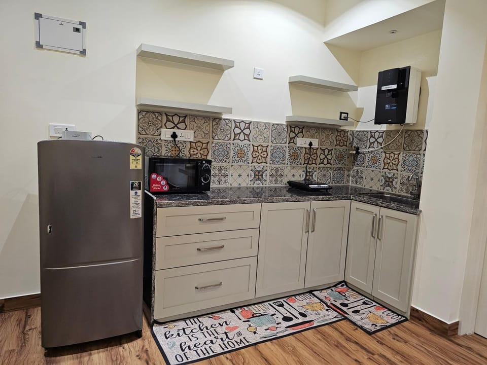 Kitchen or kitchenette, oven, stove