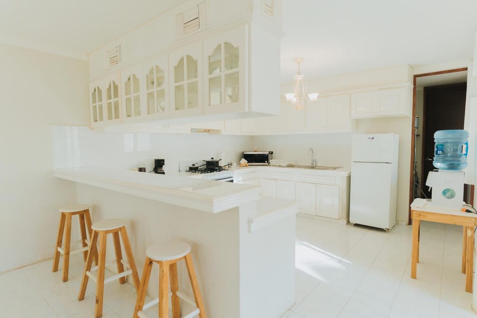 Kitchen or kitchenette, oven, stove