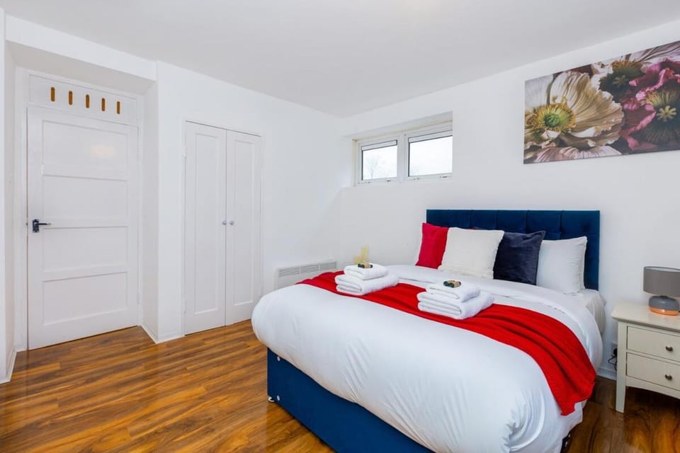Bed, Bedroom, wardrobe