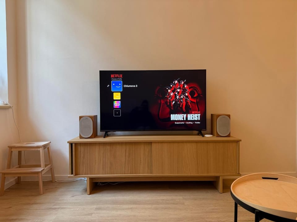 Communal lounge/ TV room, TV and multimedia, Evening entertainment