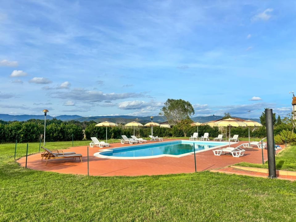 Natural landscape, Mountain view, Pool view, Swimming pool, sunbed