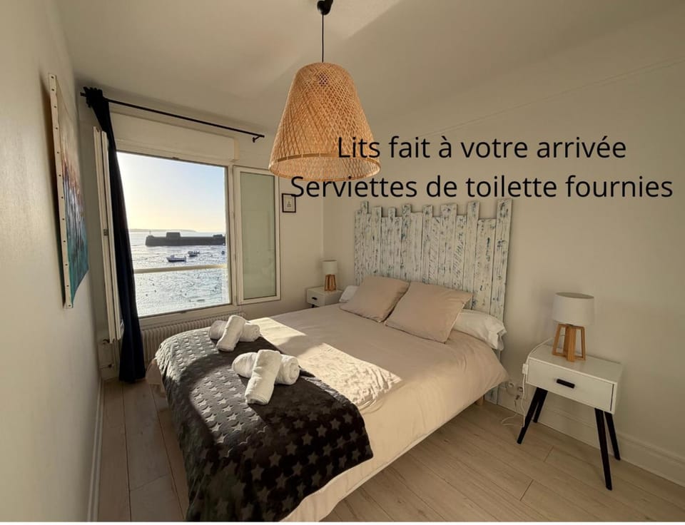 Bedroom, Sea view