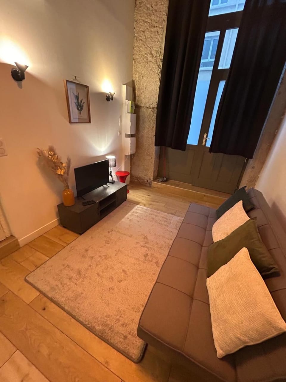 NEW - Croix Roussienne at night Apartment in Lyon