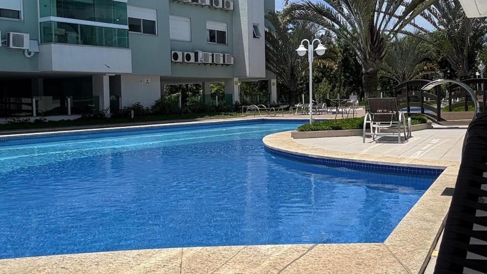 Apartamento com piscina na Praia de Ingleses Apartment in Florianopolis