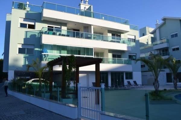 Apartamento com piscina na Praia de Ingleses Apartment in Florianopolis