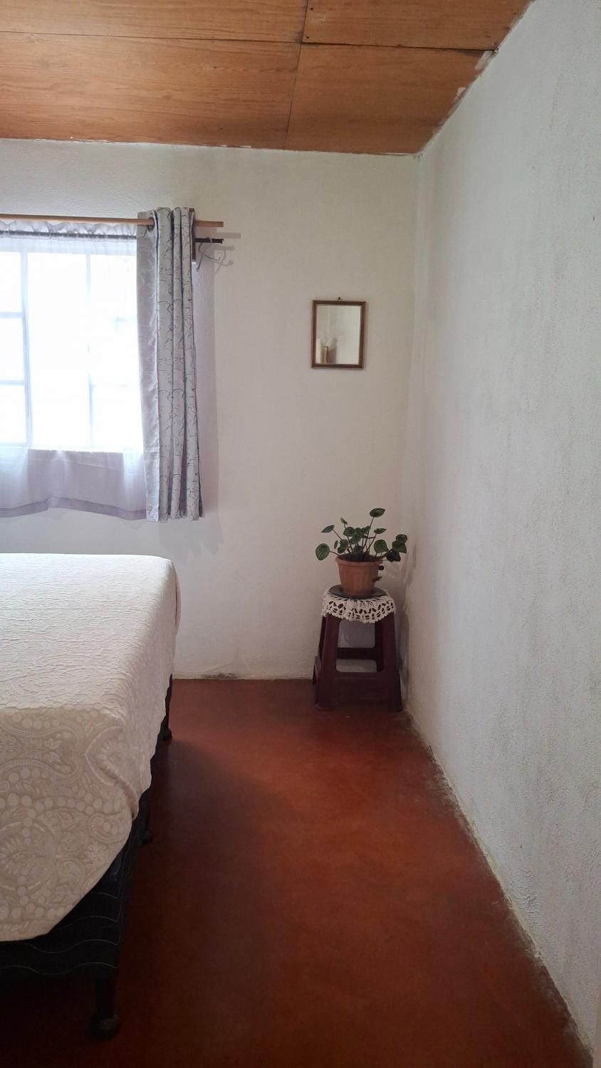 Photo of the whole room, Bedroom