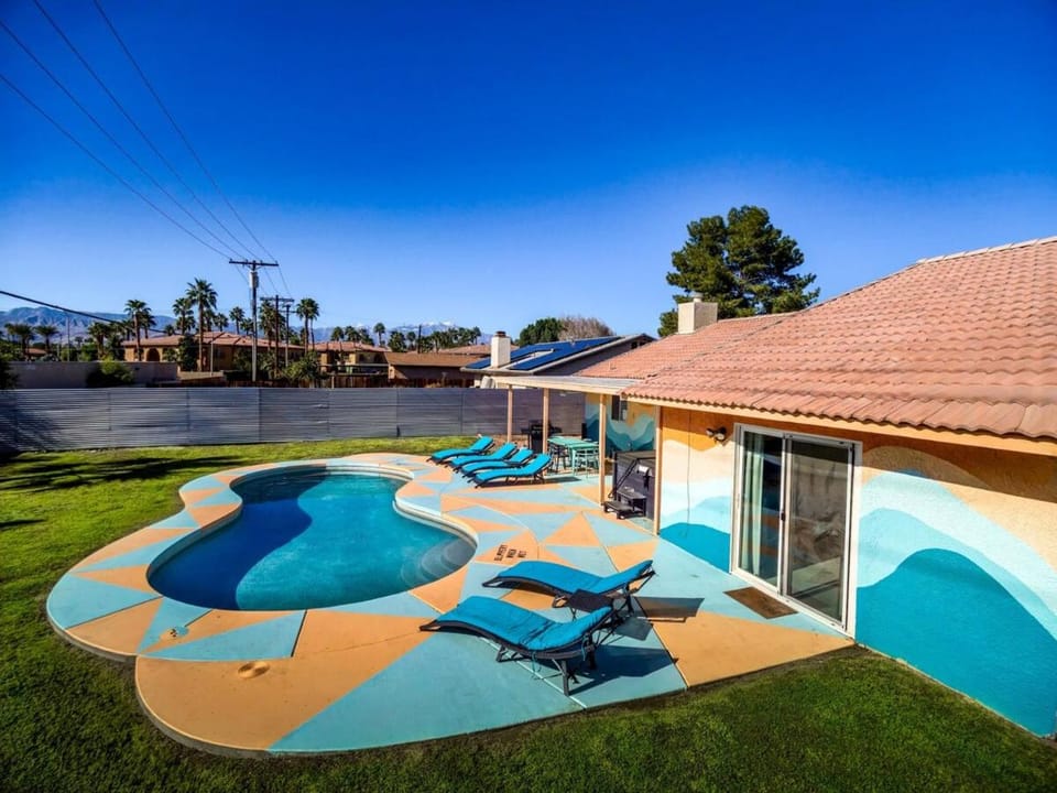 Property building, Swimming pool