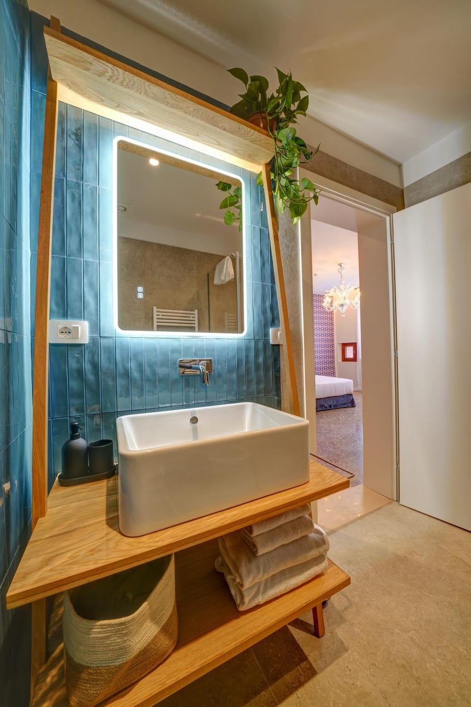Bathroom, hair dryier, towels