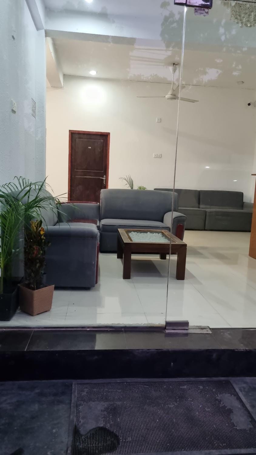 Wings Hotel & Hostel Hotel in Sri Lanka