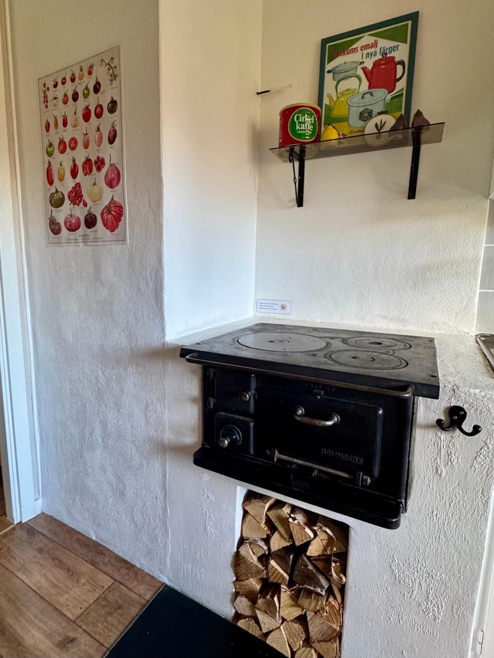 Kitchen or kitchenette, stove, kitchen