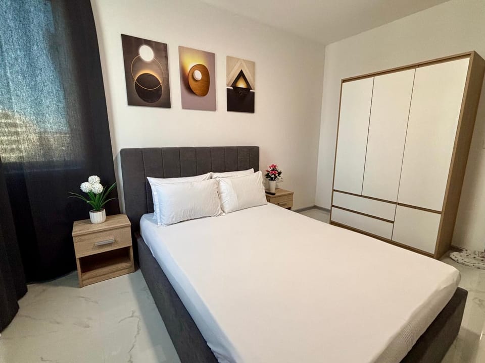 Bed, Photo of the whole room, Bedroom, wardrobe