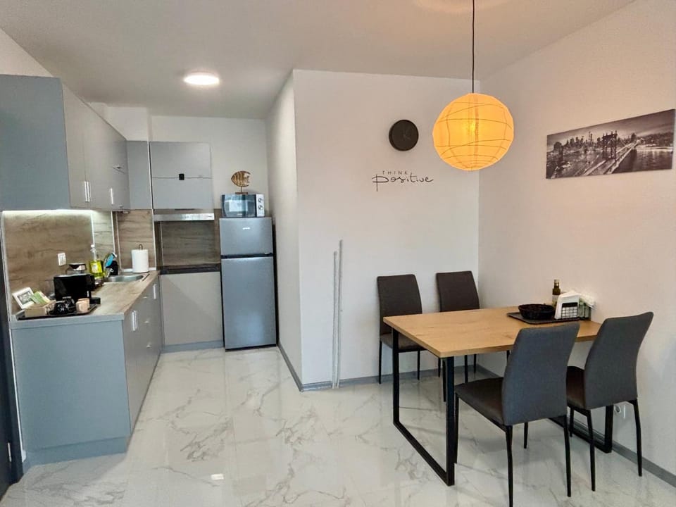 Kitchen or kitchenette, Living room, Seating area, Dining area, dishwasher, minibar, oven, stove