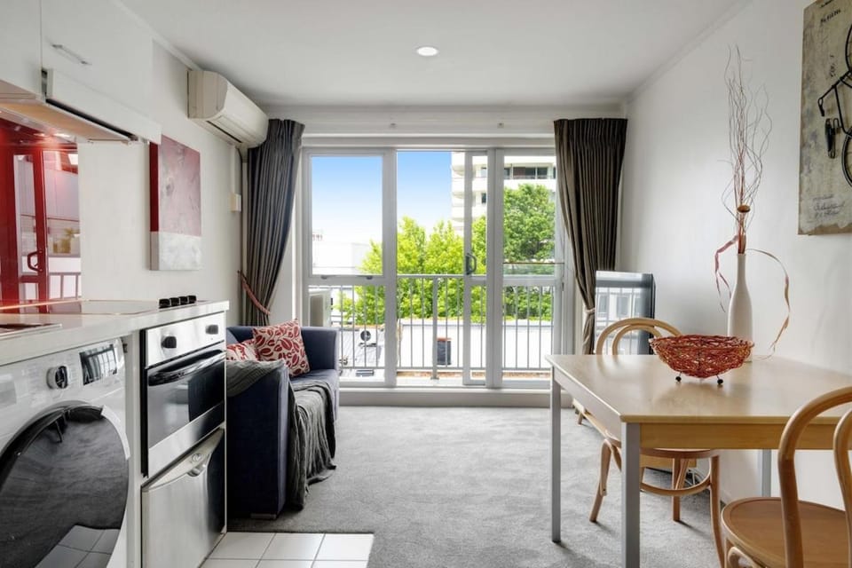 Super Central Studio - Aircon Balcony Kitchenette All you Need Apartment in Auckland