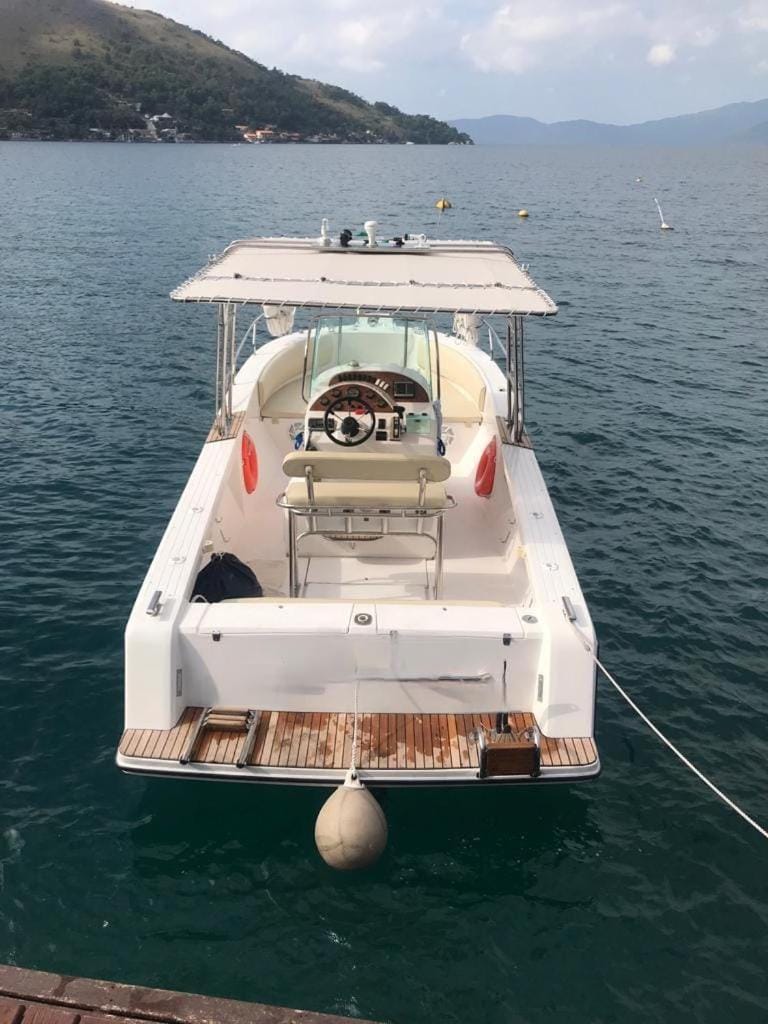 Carbrasmar ub 25 pes aluguel Docked boat in Caraguatatuba