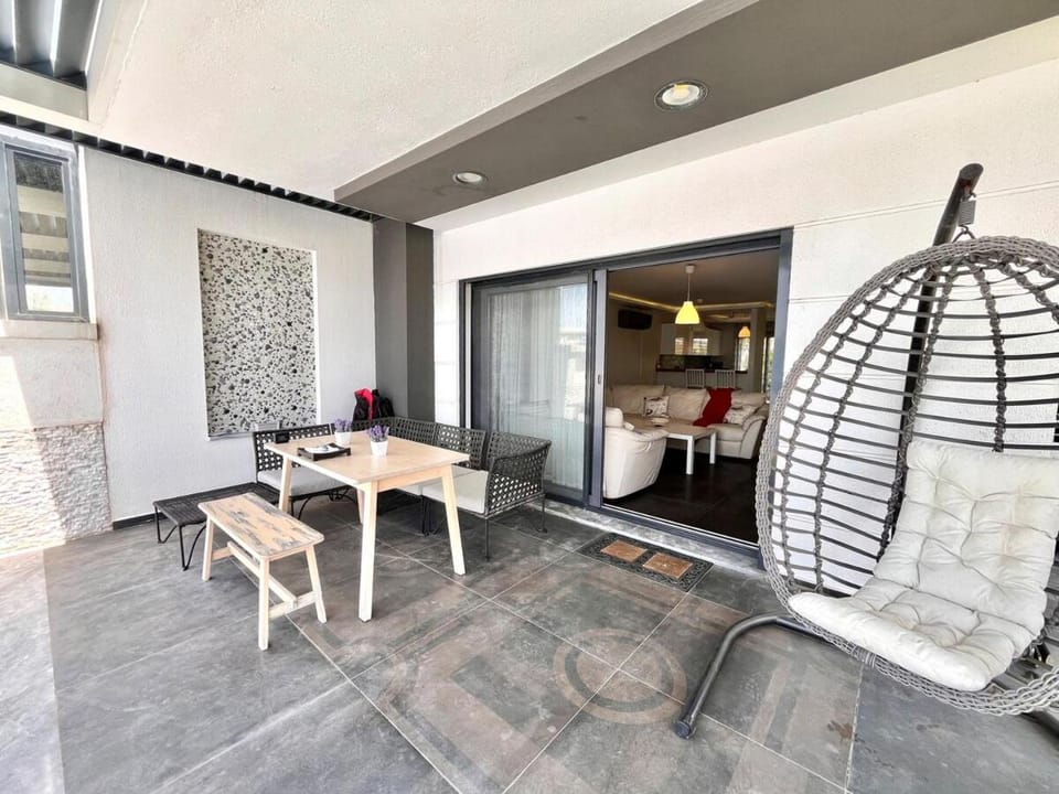 Stay in a Modern Villa with a Private Pool in Çeşme Villa in Cesme