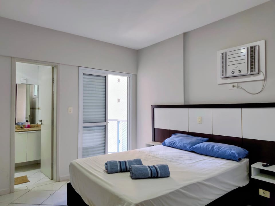 Bathroom, Bedroom, air conditioner