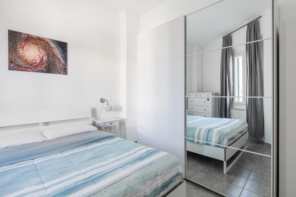 Urban Nest Flat Iron Apartment in Bologna