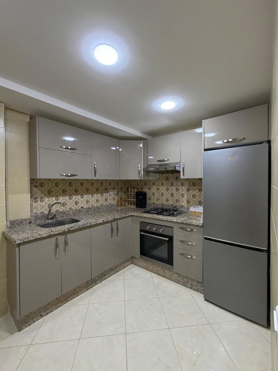 Moderne Wohnung mit Terrasse und Garage - 5min zum Stadion! Apartment in Tangier