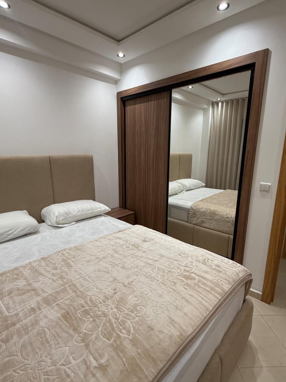 Moderne Wohnung mit Terrasse und Garage - 5min zum Stadion! Apartment in Tangier