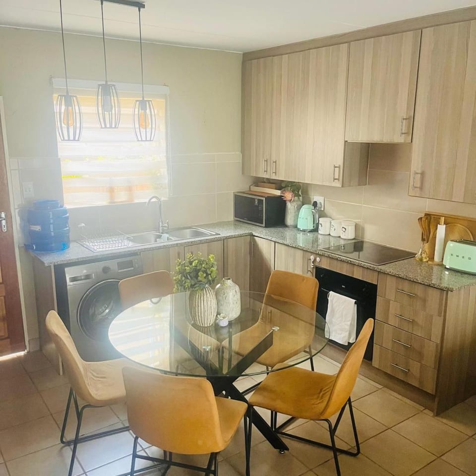 Blissfulnest stay two Apartment in Roodepoort