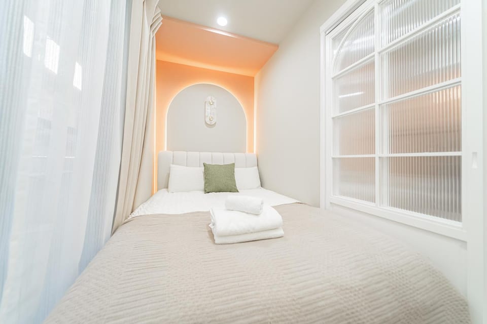B1 Shibuya, 4 bedrooms and 1 living room 2 bathrooms 2 toilets, 7 mins to ST Max 8P 渋谷全新装修 四室一厅 交通中心 车站7分钟 最大8人 直达新宿 涉谷 表参道 品川 池袋 上野 代代木 银座 原宿 Apartment in Shibuya