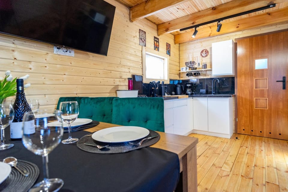 TV and multimedia, Coffee/tea facilities, Kitchen or kitchenette, stove