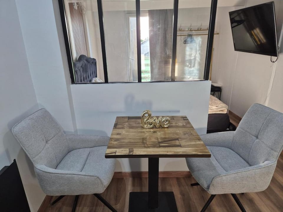 Studio confortable avec parking gratuit Apartment in Île-de-France