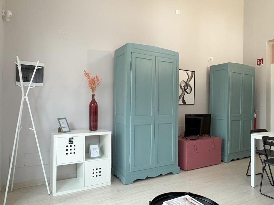 TV and multimedia, wardrobe