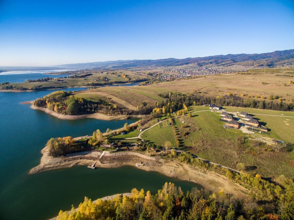 Off site, Lake view, Mountain view