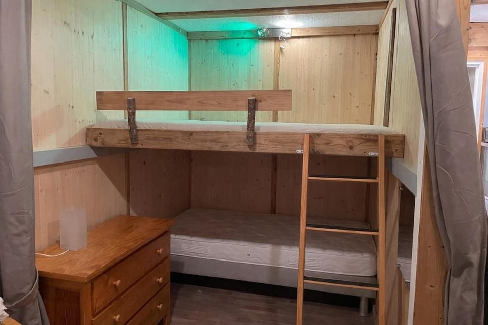 Bed, Photo of the whole room, Bedroom, bunk bed