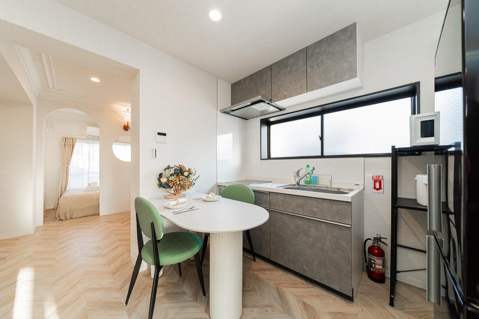 C1 Shibuya, 2 bedrooms and 1 living room 2 bathrooms 2 toilets, 7 mins to ST Max 6P 渋谷全新装修 两室一厅 交通中心 车站7分钟 最大6人 直达新宿 涉谷 表参道 品川 池袋 上野 代代木 银座 原宿 Apartment in Shibuya
