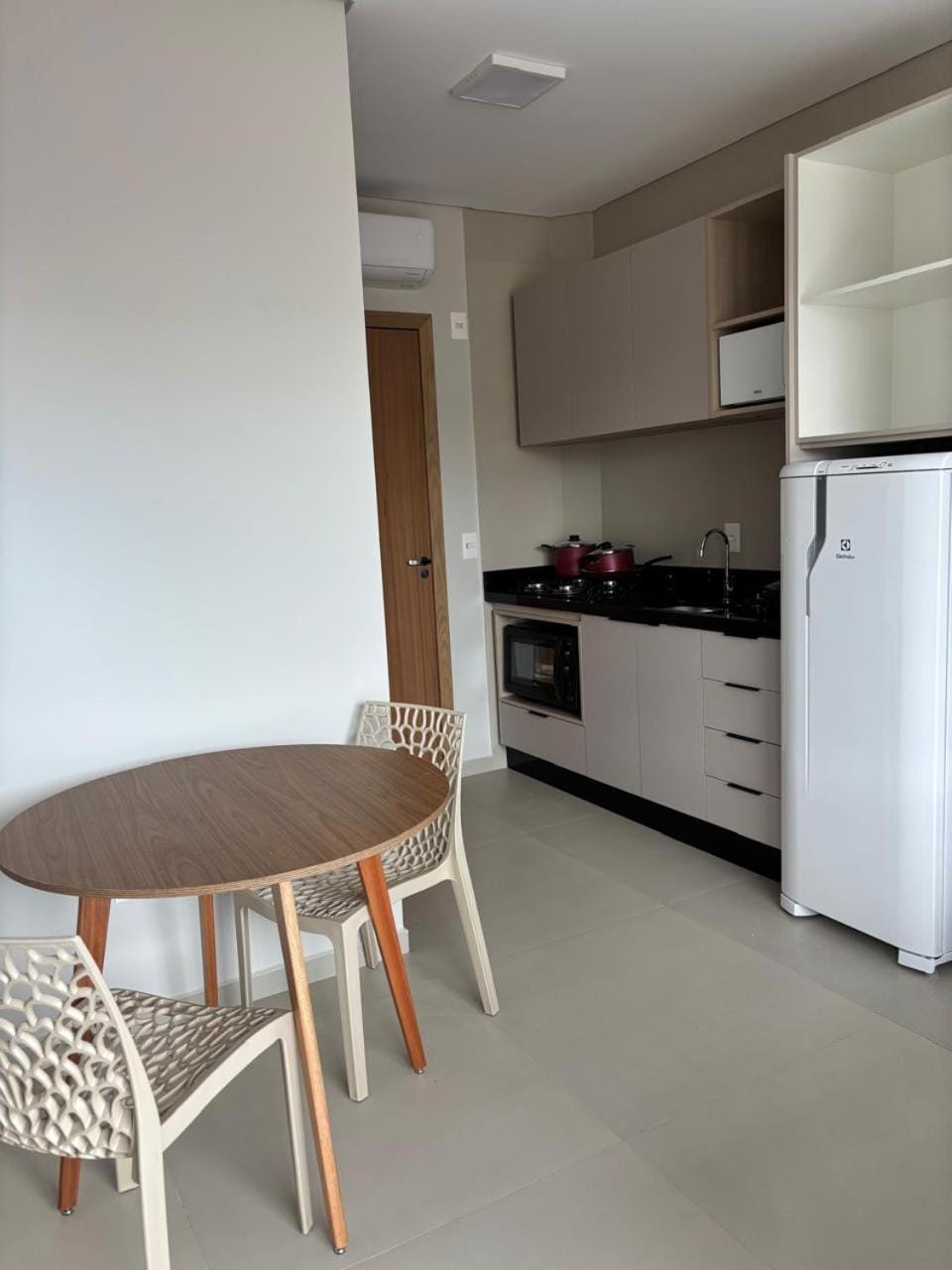 Kitchen or kitchenette, oven, stove