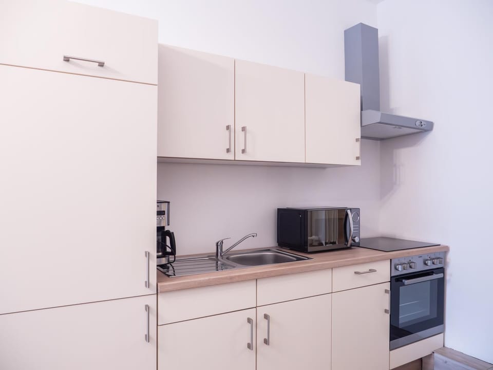 Kitchen or kitchenette, kitchen