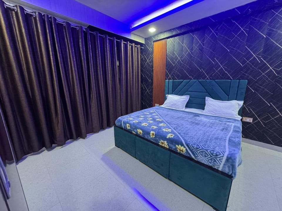 Totally new property fully independent studio flat Apartment in Uttar Pradesh