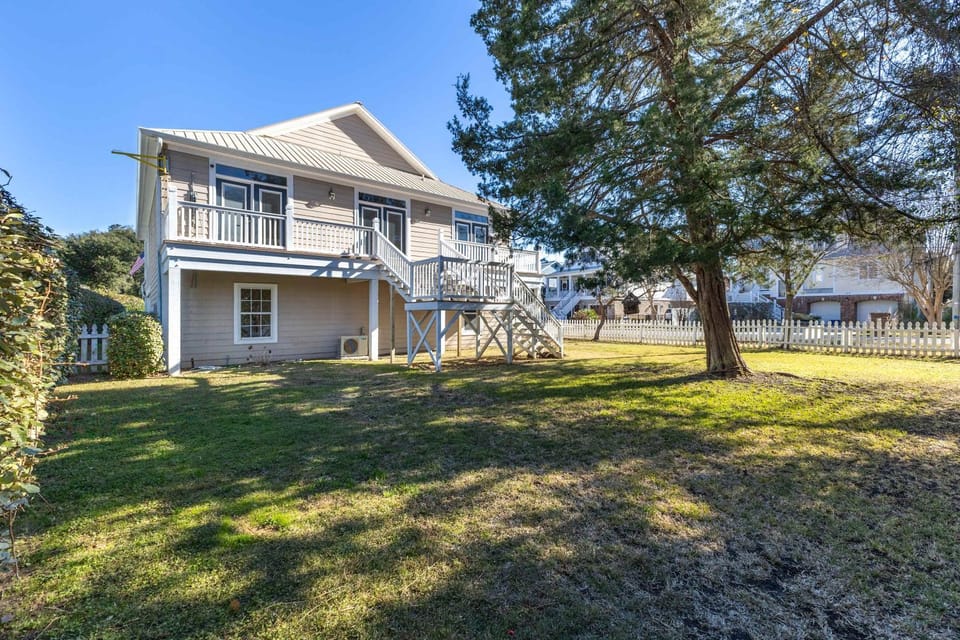 Property building, Garden