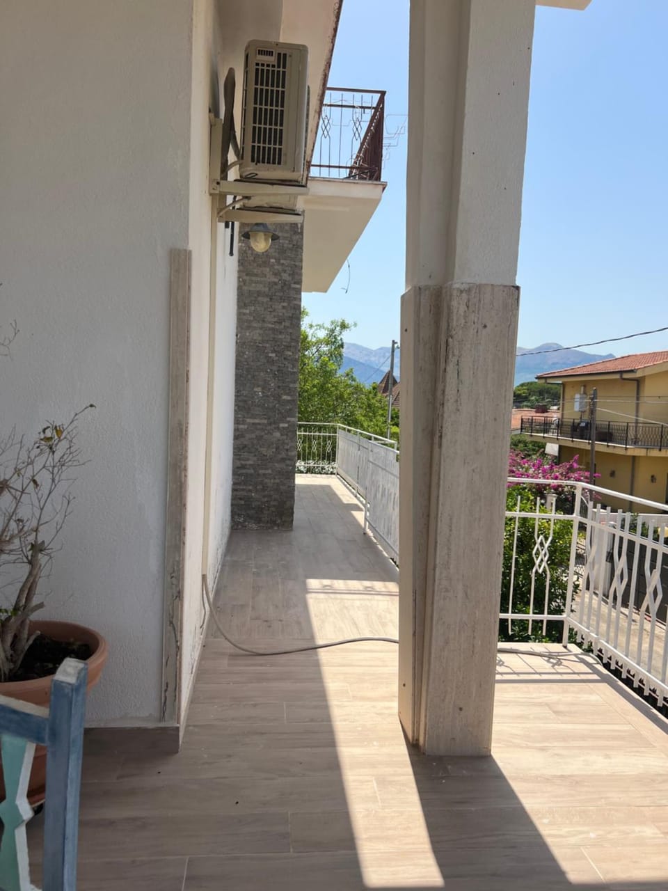 Holiday & House - Imparato Carini Costa Verde - Appartamento con ampia terrazza - porzione di Villa Residenziale a pochi passi dal mare Apartment in Sicily