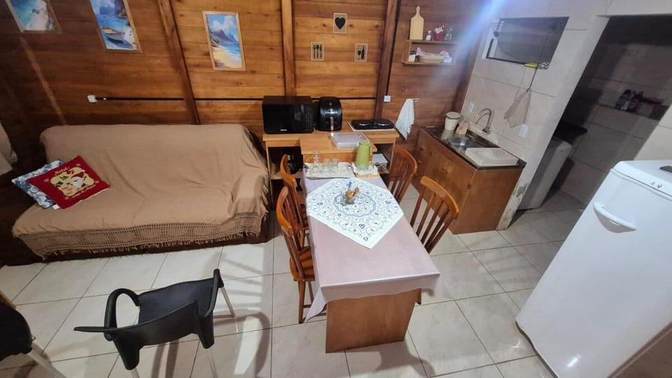 Kitchen or kitchenette, Seating area