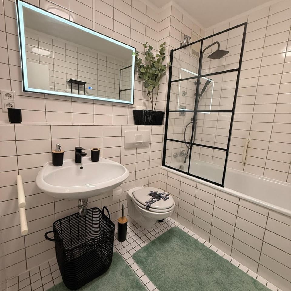 Bathroom, Bath