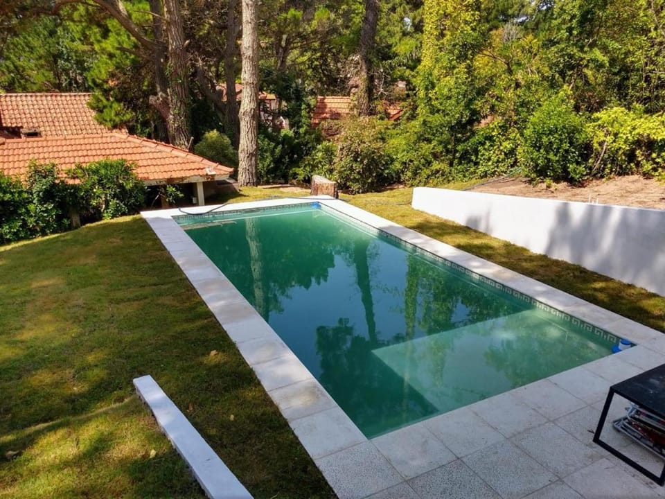 CASA EN PINAMAR NORTE a 6 CUADRAS DEL MAR House in Pinamar