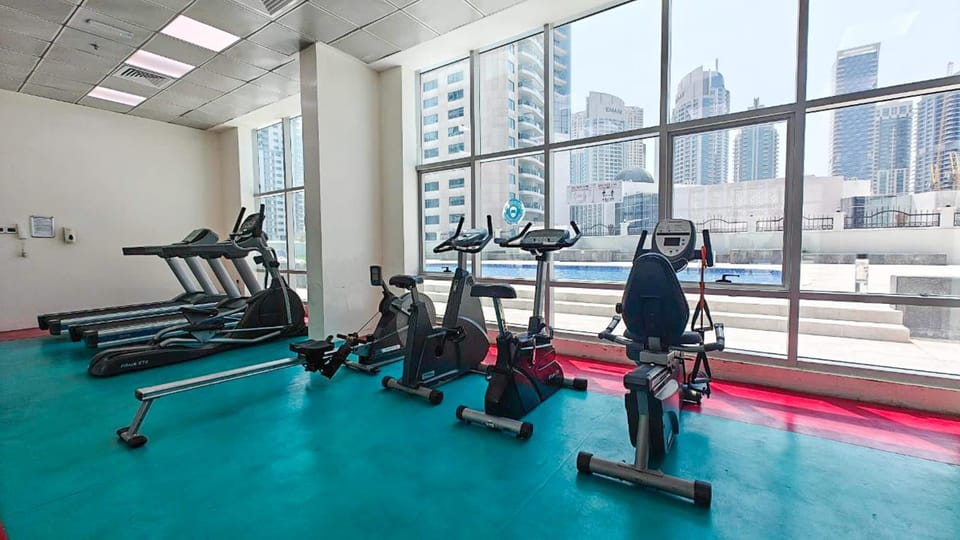 Free housekeeping visits during your stay - StayShort - Modern 1BR Gem in Marina with City Views Apartment in Dubai