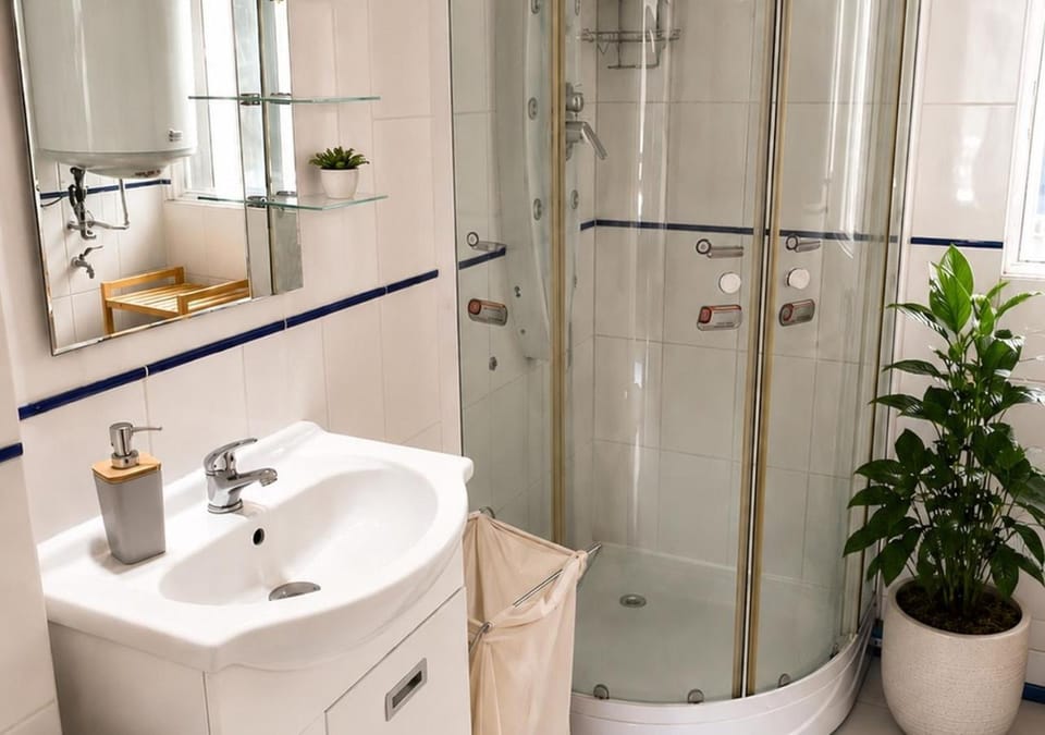 Shower, Bathroom
