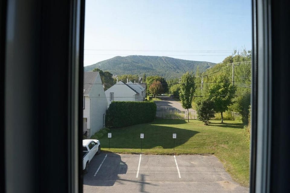 Au Pied Du Mont Apartment in Beaupre