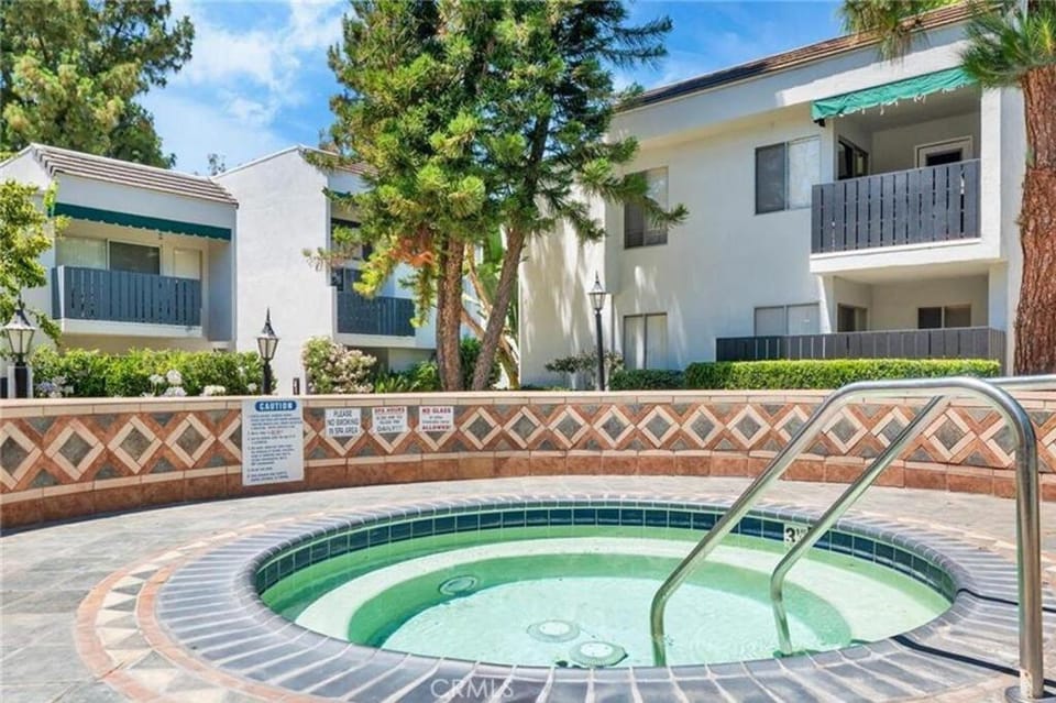 Hot Tub, Swimming pool