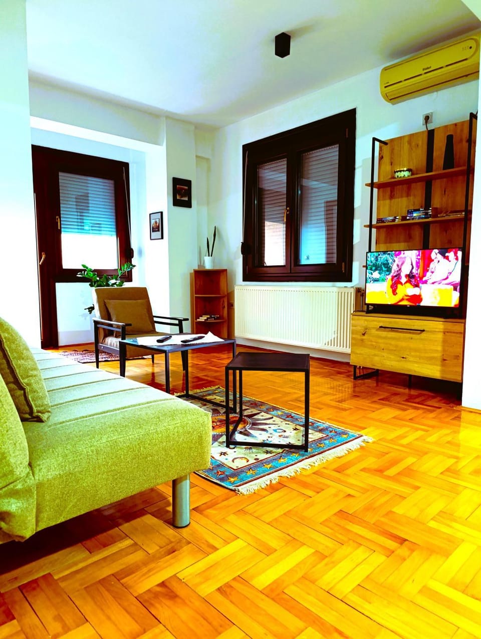 Living room, Photo of the whole room, Seating area