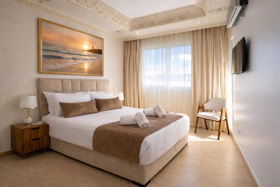 Grand Apt Familial 196m2 - 3 Chambres - Parking - Standing - Quartier Lyautey Bourgogne - Service Premium by HomeCity Signature Apartment in Casablanca