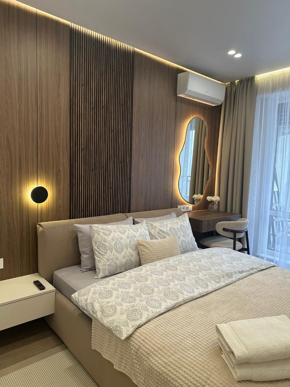 Bed, Photo of the whole room, Bedroom, towels, air conditioner