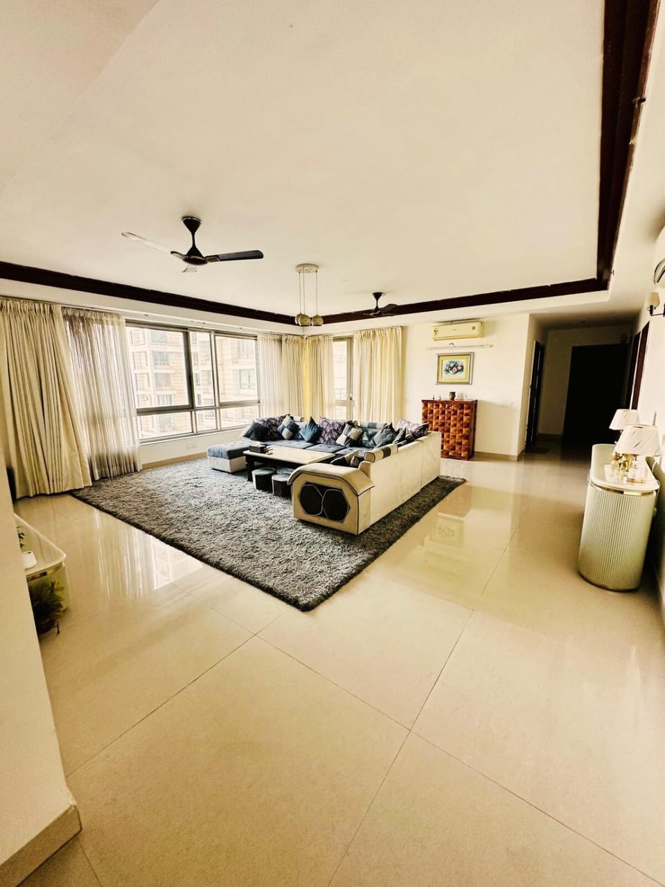 Luxury CEO Retreat - Spacious 2800 sqft Apartment Apartment in Noida