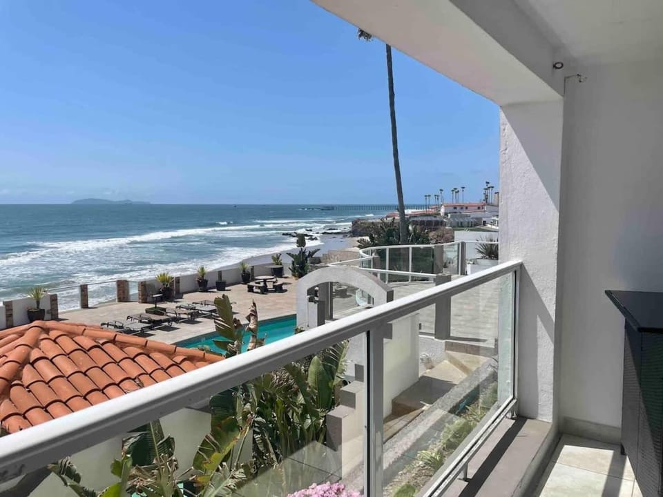 Oceanfront Rosarito Balcony Beach & Amazing Sunsets House in Rosarito