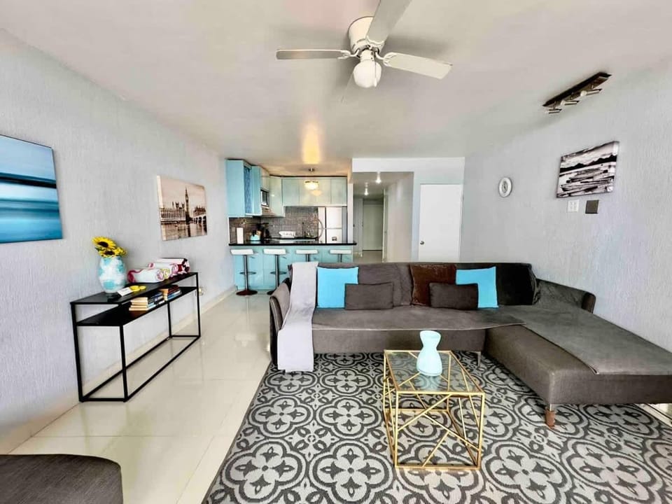 Oceanfront Rosarito Balcony Beach & Amazing Sunsets House in Rosarito